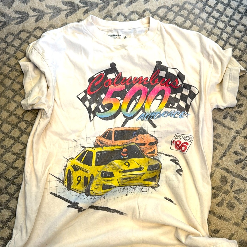 Abercrombie male soft graphic tee